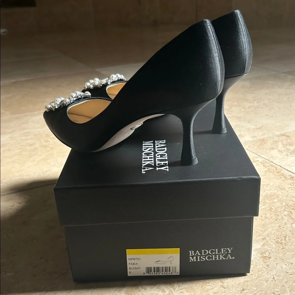 Badgley Mischka Black Heels with Pearl Detail - Picture 2 of 4